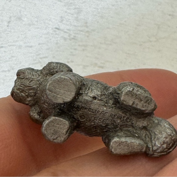 Vintage Rawcliffe Pewter Miniature Figurine Dog Signed P Davis 1986 - Picture 8 of 11